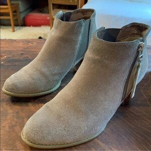 Vionic Taupe Ankle Booties